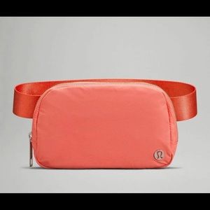 NWT lululemon everywhere belt bag
